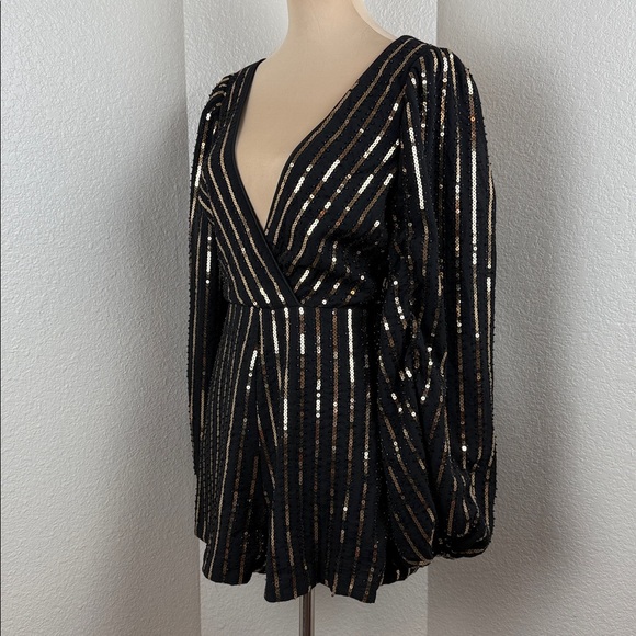 Lulus Always An Event Black and Gold Sequin Beaded Long Sleeve Romper NWOT - Picture 4 of 10